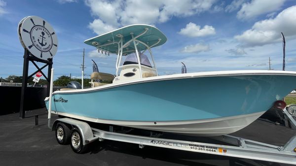 NauticStar 2302 Legacy 