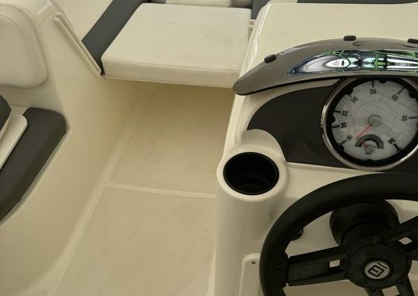 Bayliner E5-OPEN-BOAT-DAY-CRUISER image