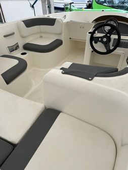 Bayliner E5-OPEN-BOAT-DAY-CRUISER image