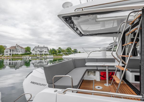 Beneteau Antares 11 OB FLY image