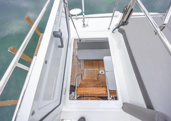 Beneteau Antares 11 OB FLY image