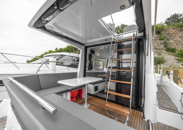 Beneteau Antares 11 OB FLY image