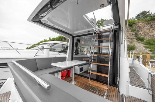 Beneteau Antares 11 OB FLY image