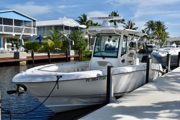 Boston Whaler 320 Outrage - main image