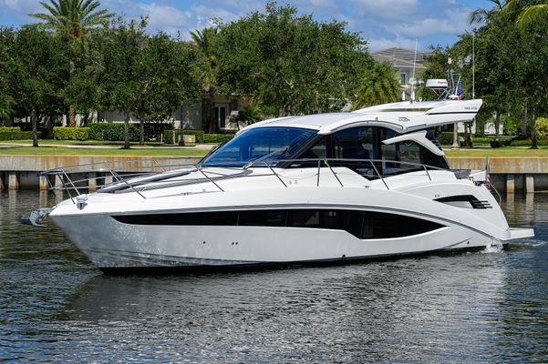 Galeon 425 HTS - main image