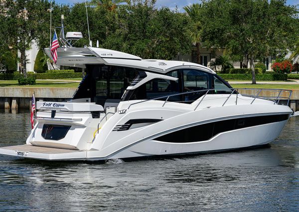 Galeon 425 HTS image