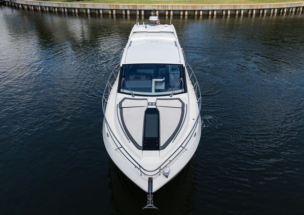 Galeon 425 HTS image