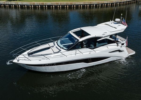 Galeon 425 HTS image