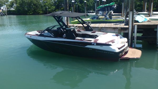 Malibu Wakesetter 23 LSV