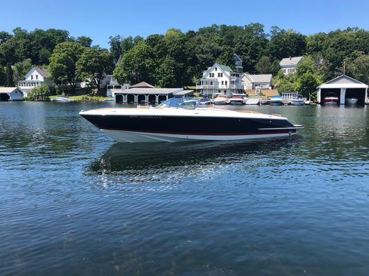 Chris-Craft Launch 27 - main image