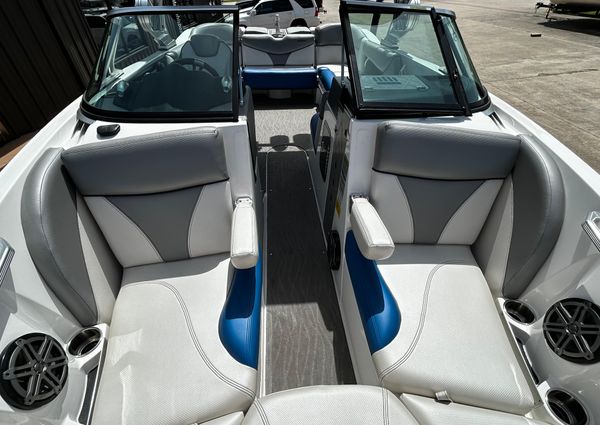 Mastercraft X23 image