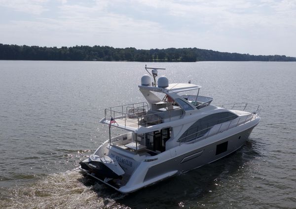 Azimut 55 image