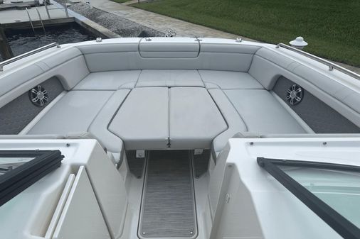 Sea Ray 290 SDX OB image