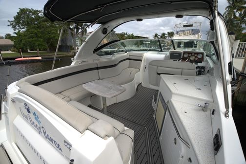 Rinker 320 Express Cruiser image