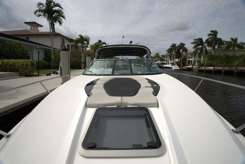 Rinker 320 Express Cruiser image