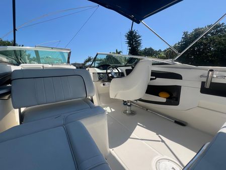 Sea Ray 240 Sundeck image