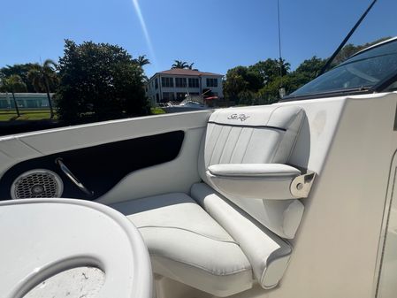 Sea Ray 240 Sundeck image