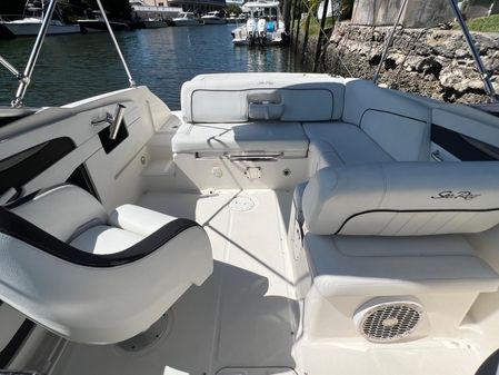 Sea Ray 240 Sundeck image