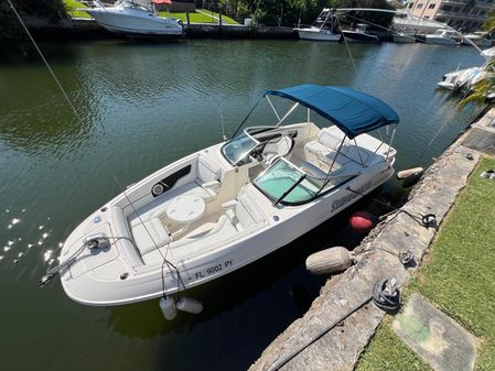 Sea Ray 240 Sundeck image