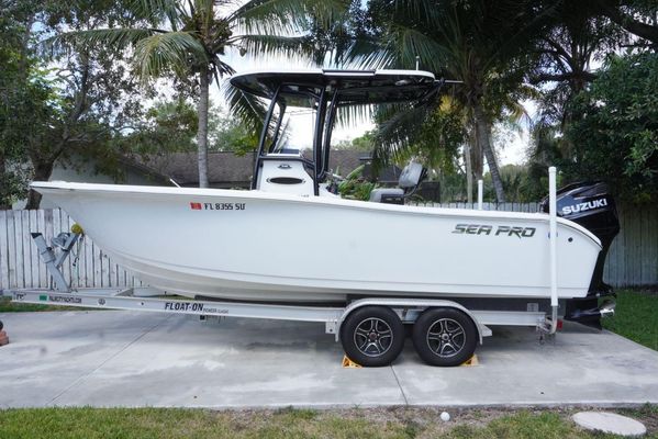 Sea Pro 219 - main image