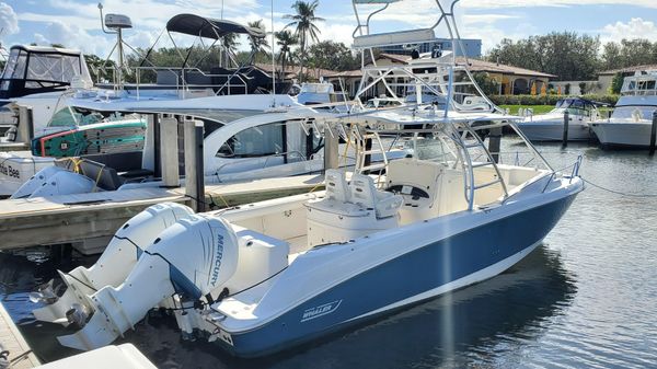 Boston Whaler 320 Outrage