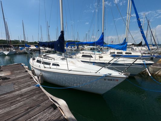 Catalina 27 - main image