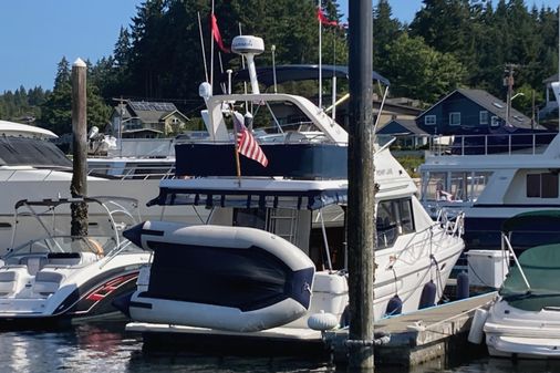 Bayliner 3388 Command Bridge Motoryacht image