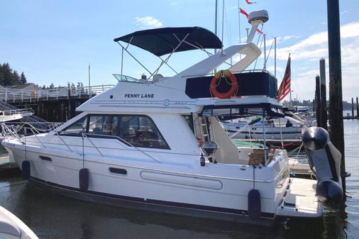 Bayliner 3388 Command Bridge Motoryacht image