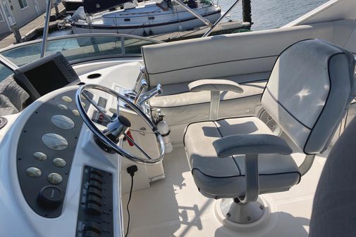 Bayliner 3388 Command Bridge Motoryacht image