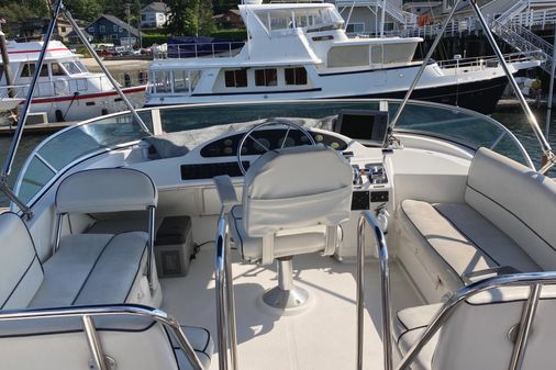 Bayliner 3388 Command Bridge Motoryacht image