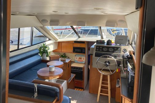 Bayliner 3388 Command Bridge Motoryacht image