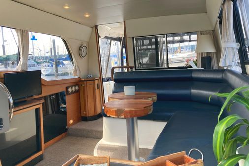 Bayliner 3388 Command Bridge Motoryacht image