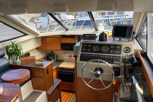 Bayliner 3388 Command Bridge Motoryacht image