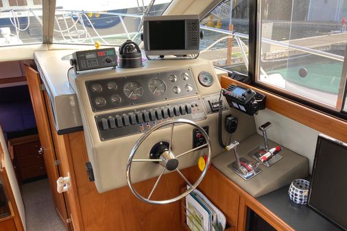 Bayliner 3388 Command Bridge Motoryacht image