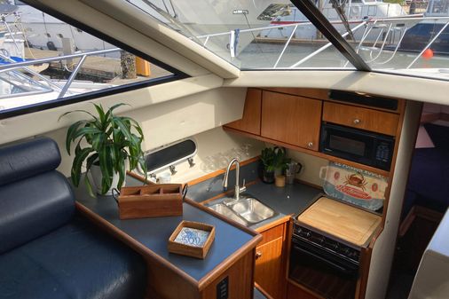 Bayliner 3388 Command Bridge Motoryacht image