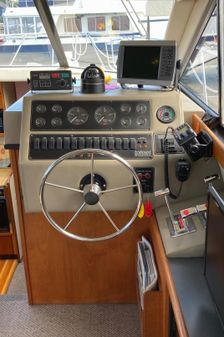 Bayliner 3388 Command Bridge Motoryacht image