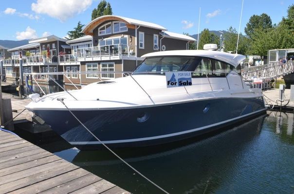 Tiara 39 Coupe - main image