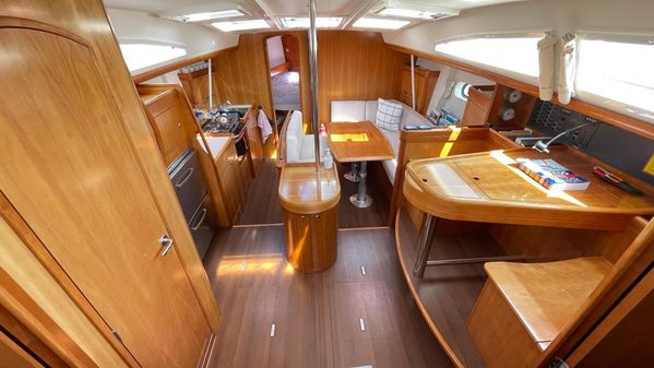 Allures 44 image