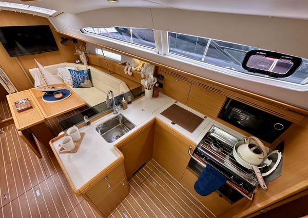 Jeanneau Sun Odyssey 42 DS image