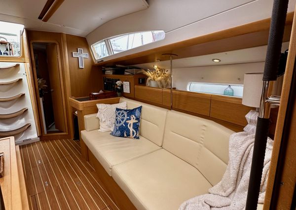 Jeanneau Sun Odyssey 42 DS image