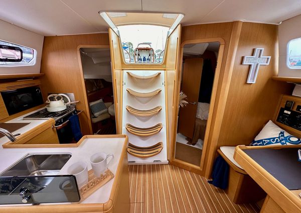 Jeanneau Sun Odyssey 42 DS image