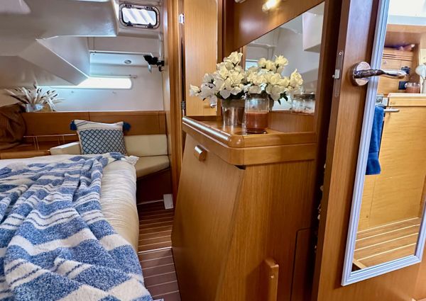 Jeanneau Sun Odyssey 42 DS image