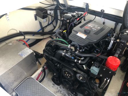Formula 330 Sun Sport image