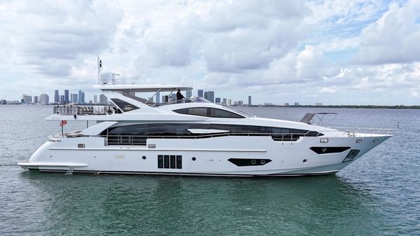 Azimut 95 Raised Pilothouse image