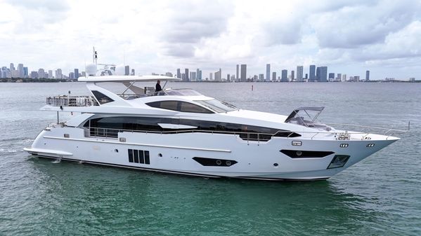 Azimut 95 Raised Pilothouse image