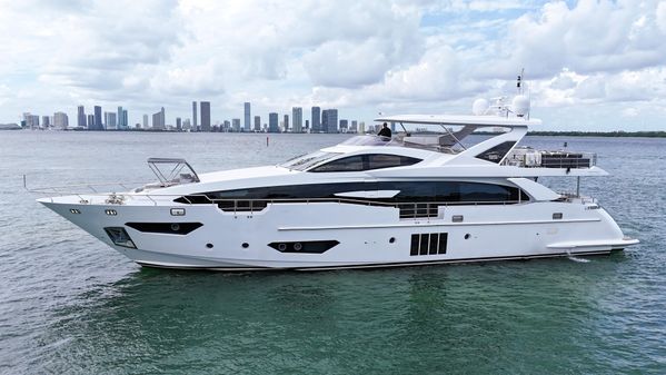 Azimut 95 Raised Pilothouse image