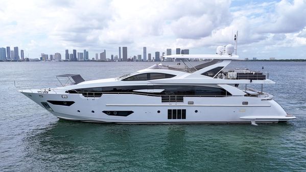 Azimut 95 Raised Pilothouse image