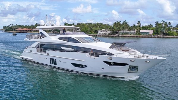 Azimut 95 Raised Pilothouse image