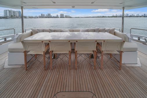 Azimut 95 Raised Pilothouse image