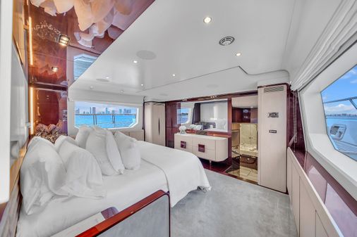 Azimut 95 Raised Pilothouse image